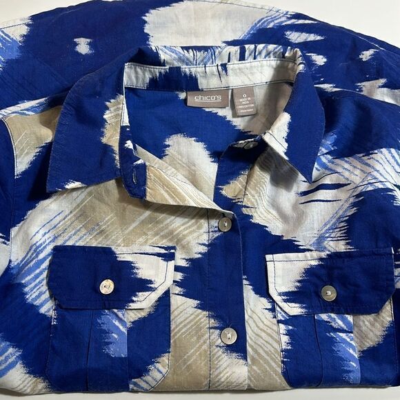 Chico's button down 100% cotton front pockets blue white tan abstract size 0 4 6 - Picture 4 of 8